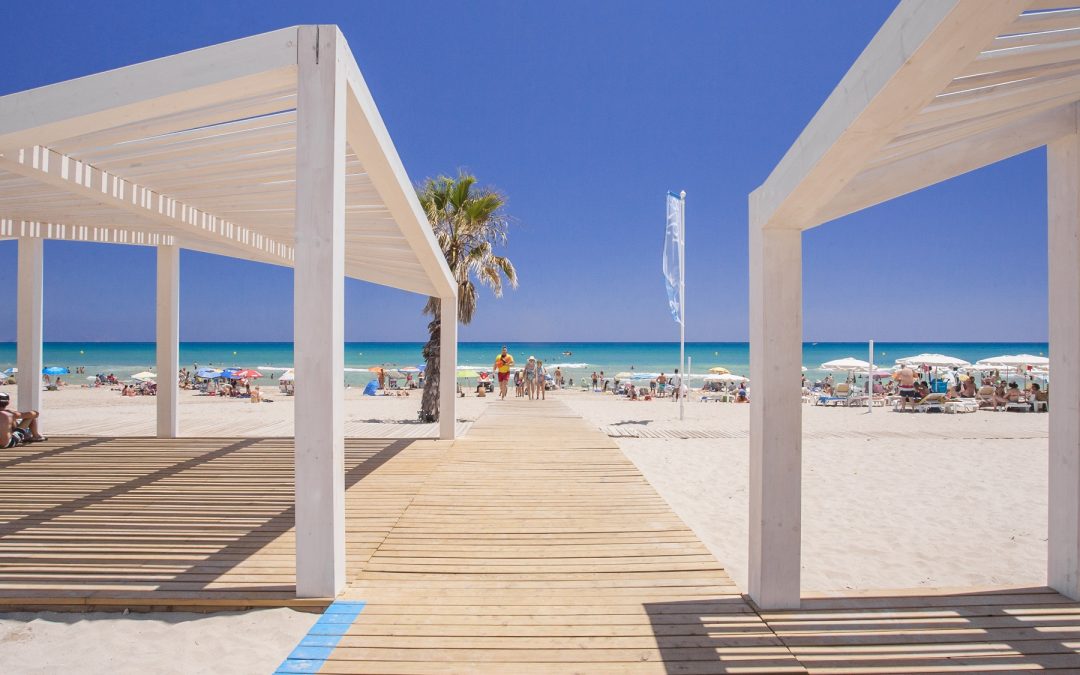 Las instalaciones de las playas accesibles de Alicante superan las 9.000 asistencias