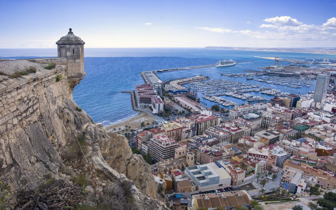 El Castillo de Santa Bárbara pasa a ser gestionado por la concejalia de Turismo