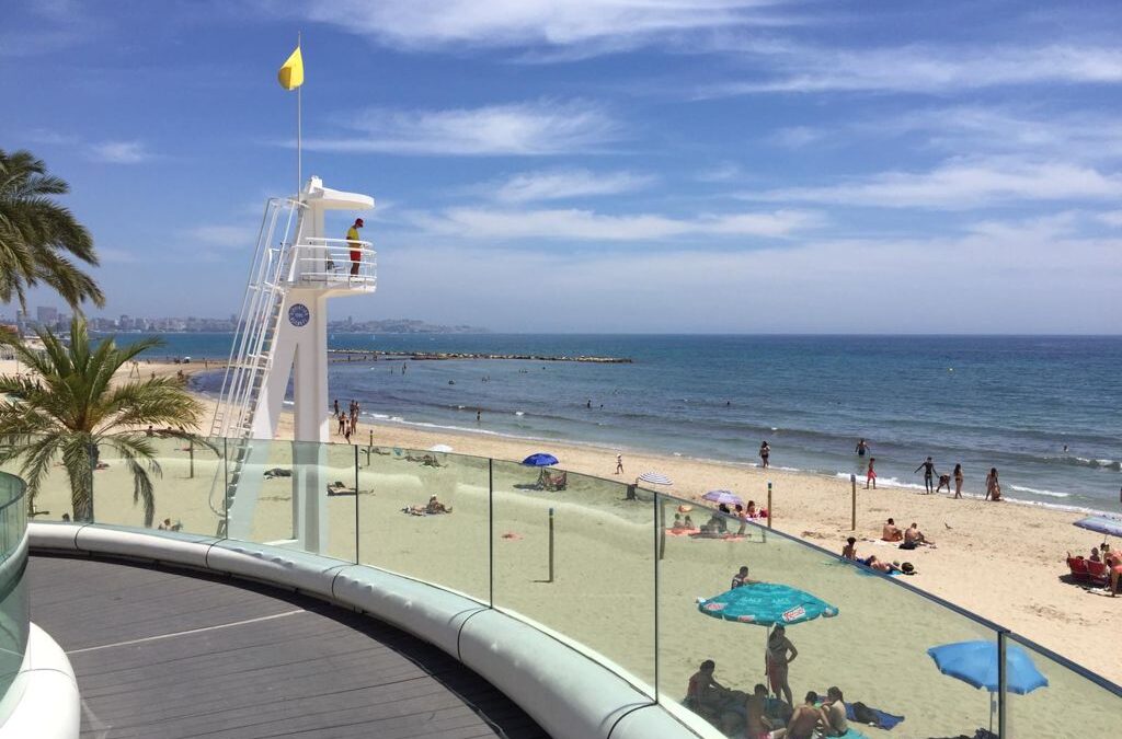 Alicante arranca la temporada de playas como destino seguro y accesible