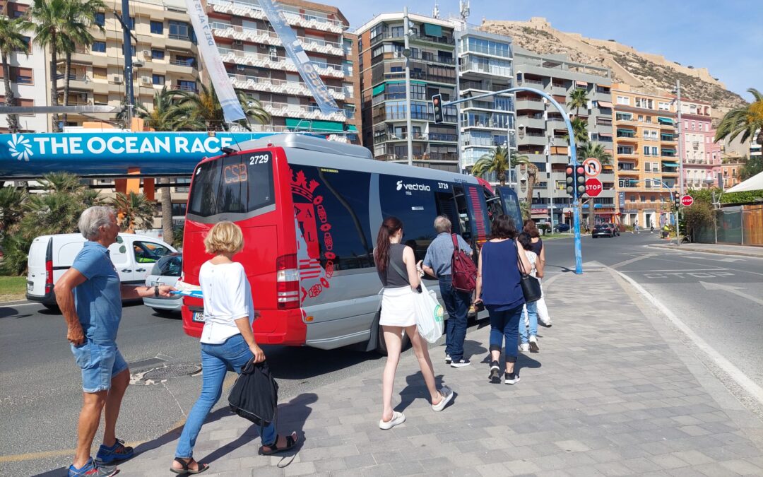 Alicante dobla la cifra de usuarios de la lanzadera al Castillo de Santa Bárbara el primer mes tras ampliar su recorrido