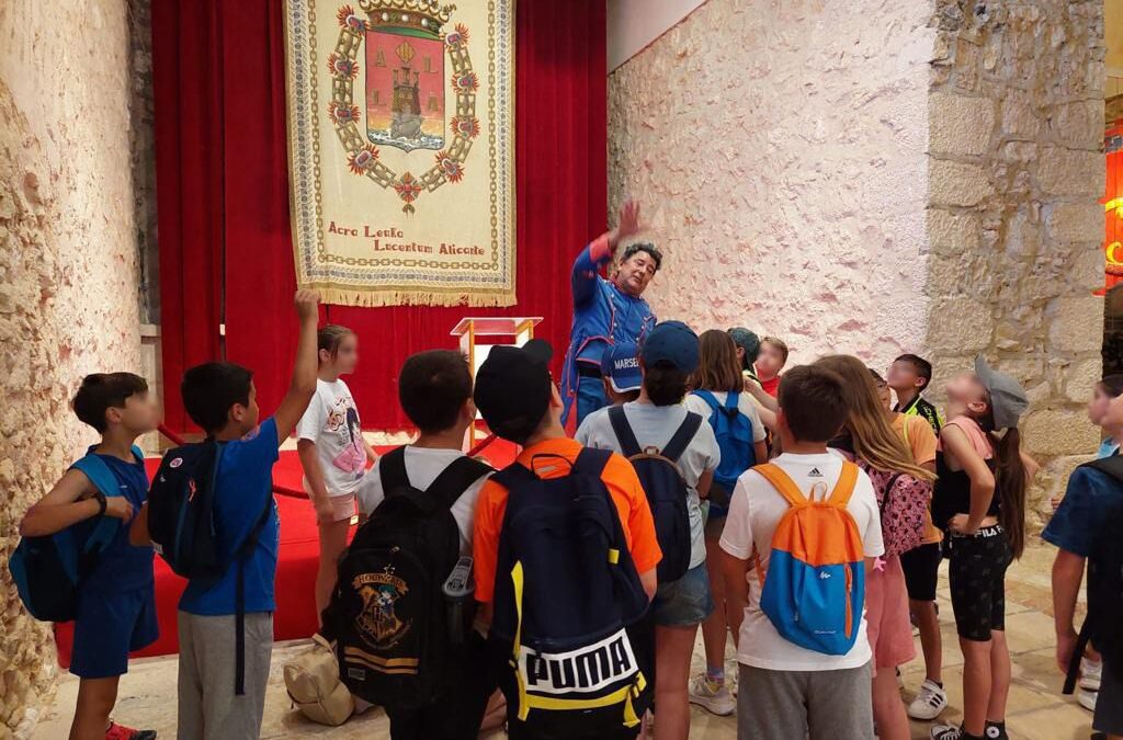 Más de 2.000 escolares visitan el Castillo de Santa Bárbara en un mes