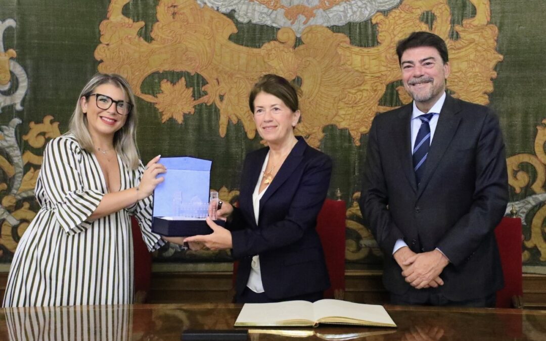 Barcala y Sánchez estrechan lazos con la embajadora de Croacia en España Nives Malenica