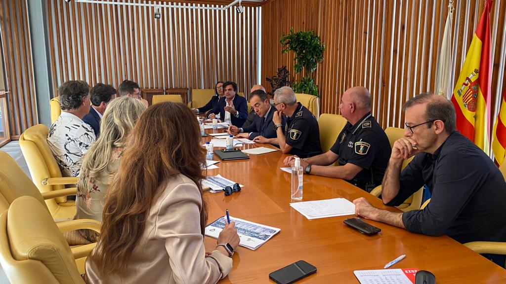 Alicante colabora con el Club de Regatas en la organización en julio del Campeonato del Mundo de Vela 420