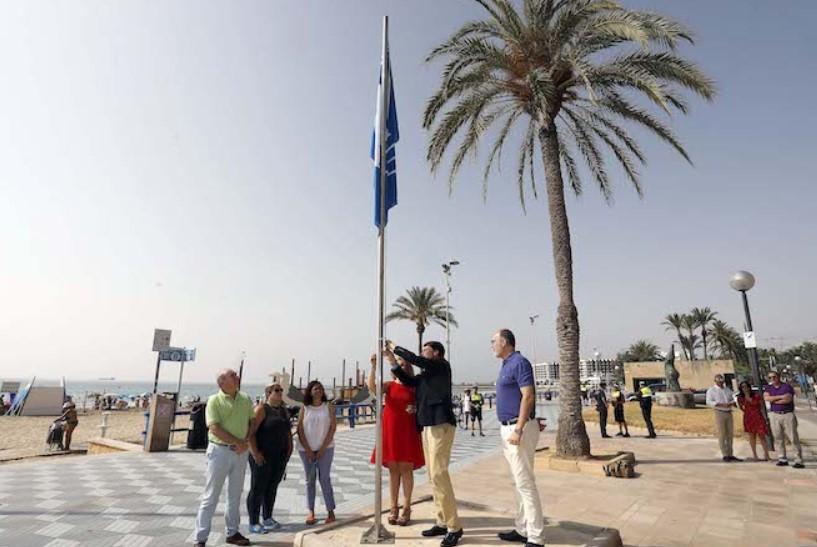 Pleno de banderas azules en las playas de Alicante y 38 años de distinción para San Juan